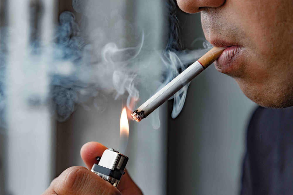 Hút thuốc lá lại bị hôi miệng Hút vape có hôi miệng không?